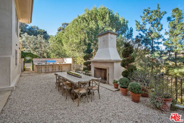 980 STRADELLA Road, Los Angeles, CA 90077