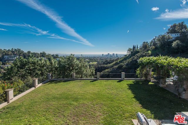 980 STRADELLA Road, Los Angeles, CA 90077