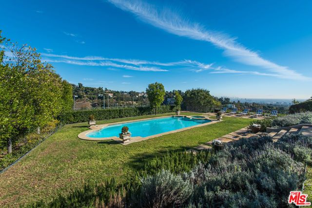 980 STRADELLA Road, Los Angeles, CA 90077