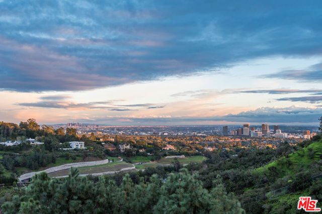 980 STRADELLA Road, Los Angeles, CA 90077