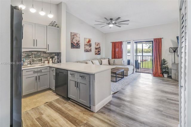 206 Lincoln Ct 206, Deerfield Beach, FL 33442