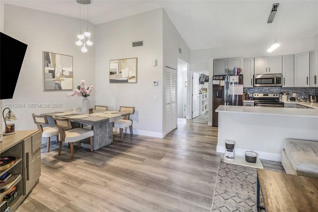 206 Lincoln Ct 206, Deerfield Beach, FL 33442