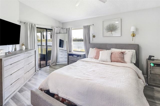 206 Lincoln Ct 206, Deerfield Beach, FL 33442