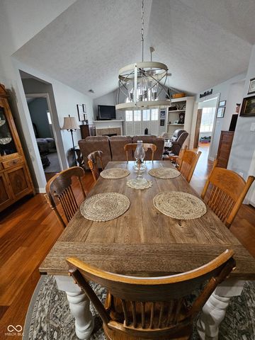 13832 Rue Fontaine Lane, Mccordsville, IN 46055