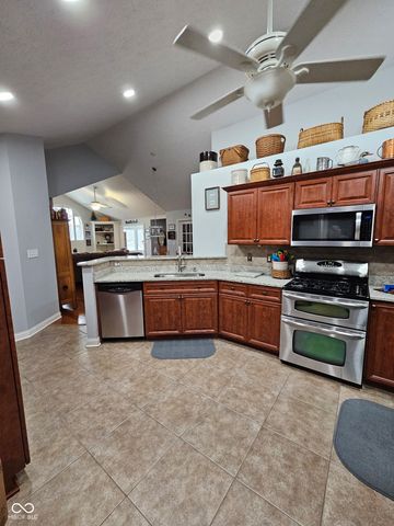 13832 Rue Fontaine Lane, Mccordsville, IN 46055