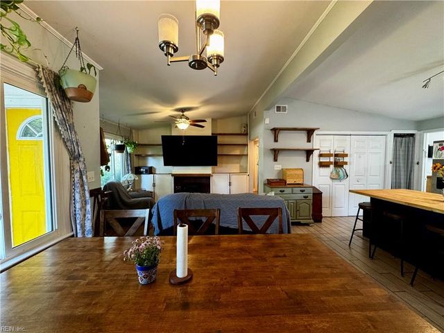 2028 Kilby LN, Suffolk, VA 23434