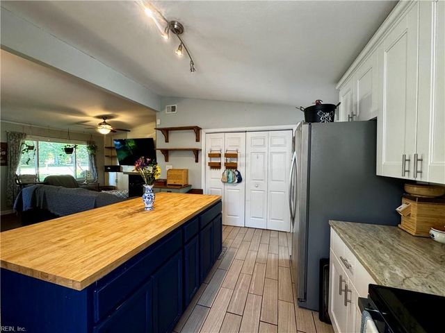 2028 Kilby LN, Suffolk, VA 23434