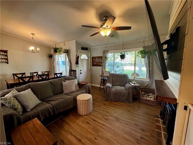 2028 Kilby LN, Suffolk, VA 23434