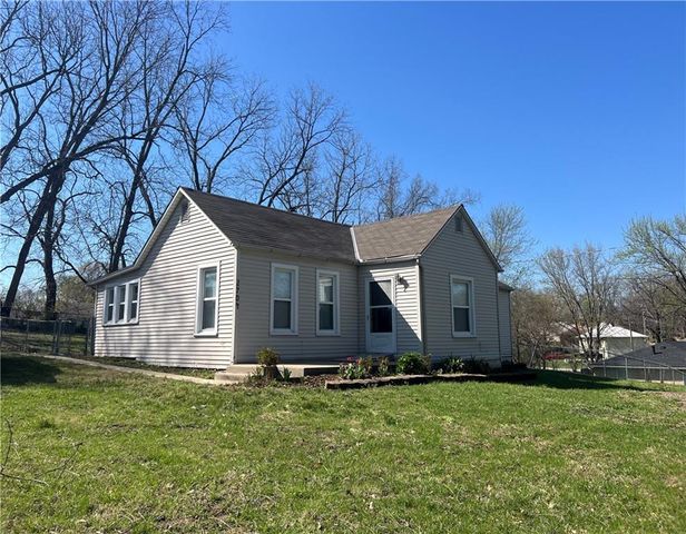 2704 N 81st Street, Kansas City, KS 66109