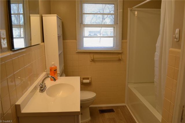 812 Dan Valley Road, Madison, NC 27025