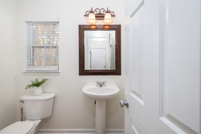 7552 Hawks Circle, Hanahan, SC 29410