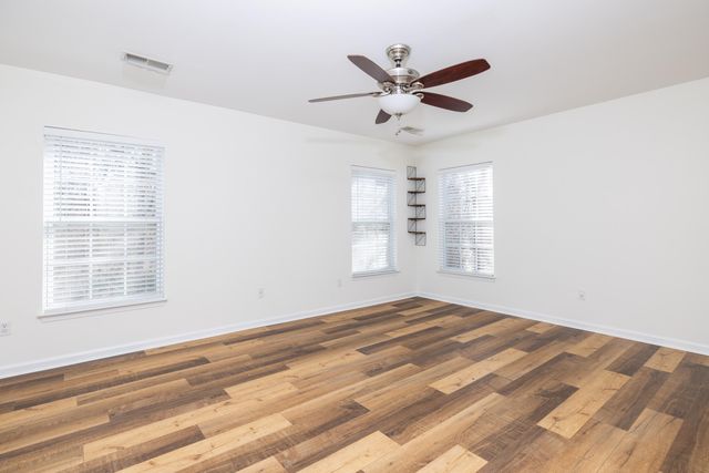 7552 Hawks Circle, Hanahan, SC 29410