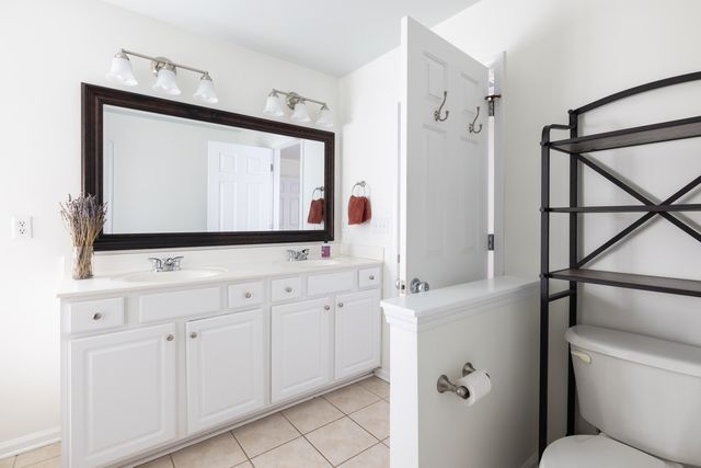 7552 Hawks Circle, Hanahan, SC 29410