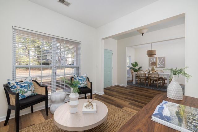 7552 Hawks Circle, Hanahan, SC 29410