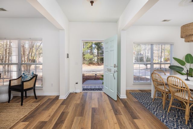 7552 Hawks Circle, Hanahan, SC 29410