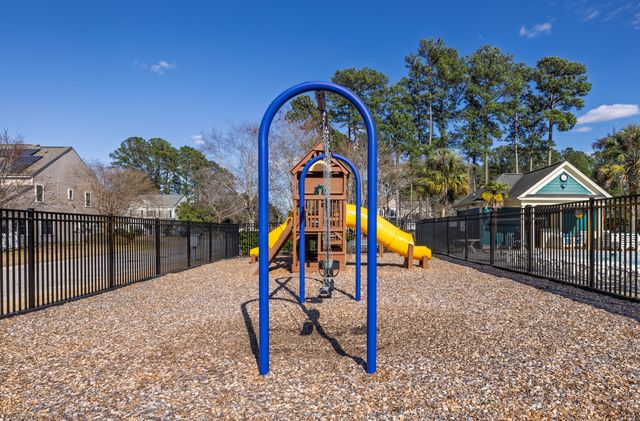 7552 Hawks Circle, Hanahan, SC 29410