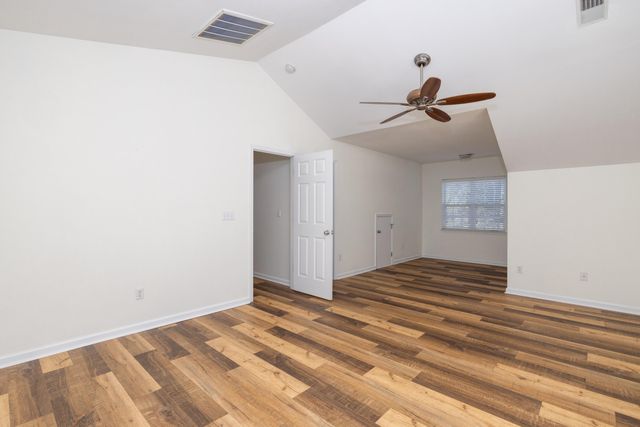 7552 Hawks Circle, Hanahan, SC 29410