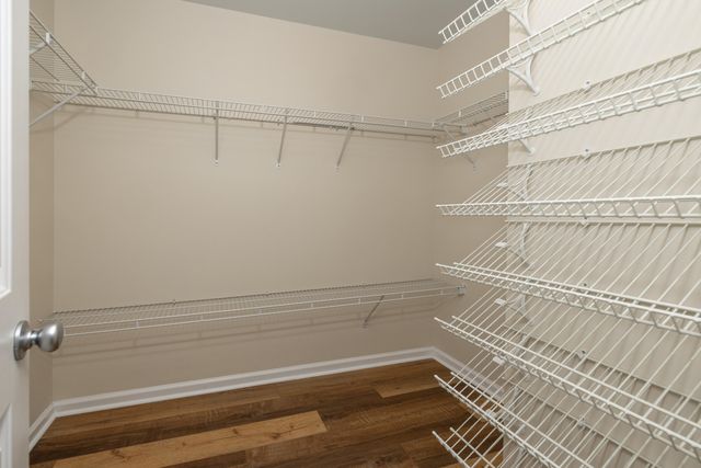 7552 Hawks Circle, Hanahan, SC 29410