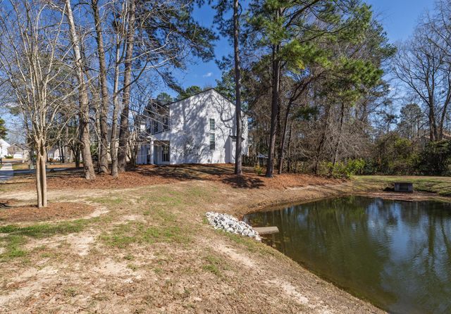 7552 Hawks Circle, Hanahan, SC 29410