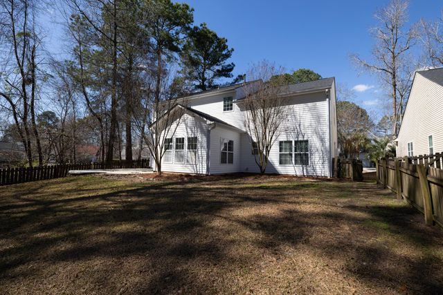 7552 Hawks Circle, Hanahan, SC 29410