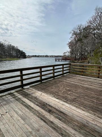 7552 Hawks Circle, Hanahan, SC 29410