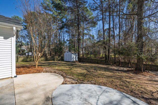 7552 Hawks Circle, Hanahan, SC 29410