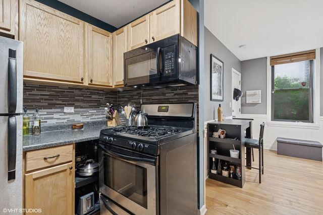 1920 W Dickens Avenue 1F, Chicago, IL 60614