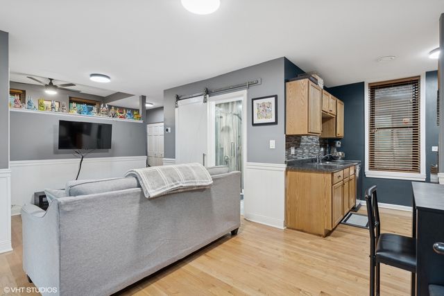 1920 W Dickens Avenue 1F, Chicago, IL 60614