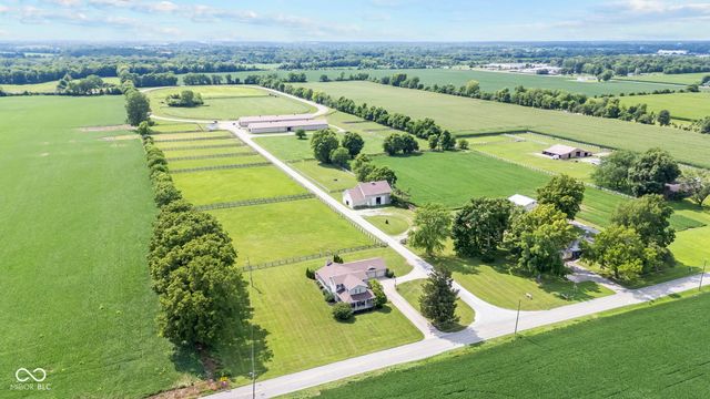 5479 S 200 E, Anderson, IN 46017