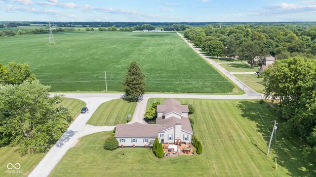 5479 S 200 E, Anderson, IN 46017