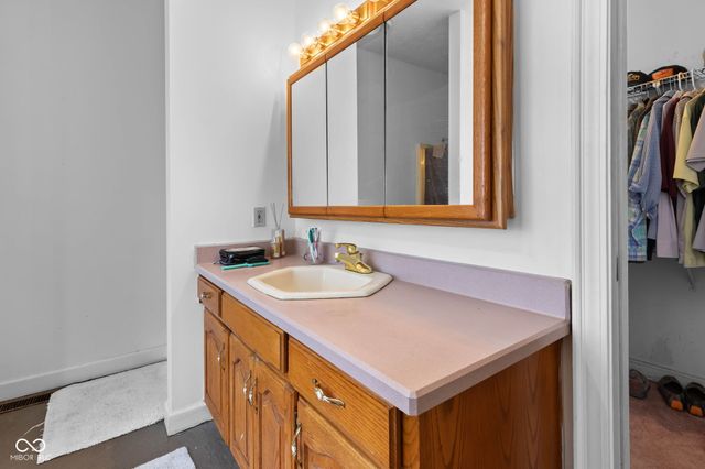 5479 S 200 E, Anderson, IN 46017