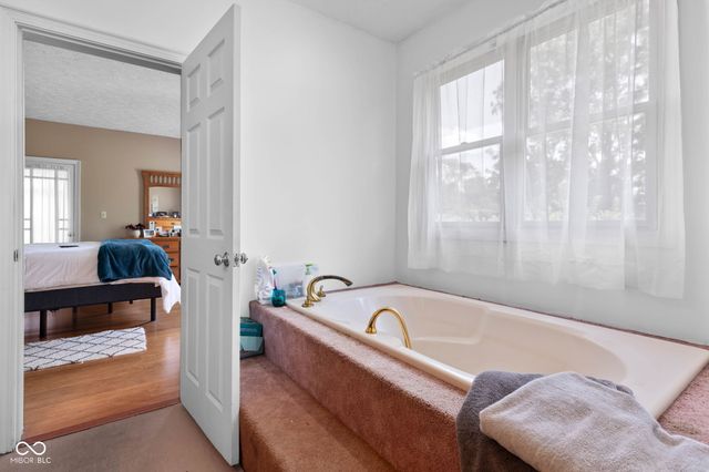 5479 S 200 E, Anderson, IN 46017