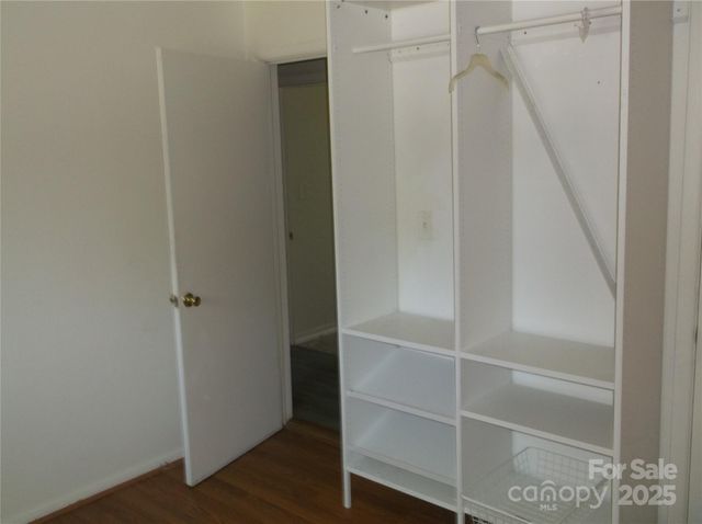 2516 Abelwood Road, Charlotte, NC 28216