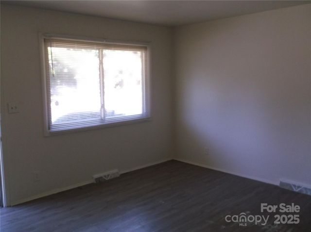 2516 Abelwood Road, Charlotte, NC 28216