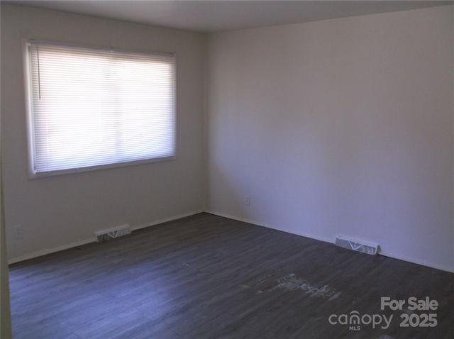 2516 Abelwood Road, Charlotte, NC 28216
