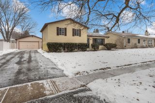 809 Thompson Avenue, Winthrop Harbor, IL 60096