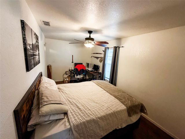 1136 W Long Street, Stephenville, TX 76401