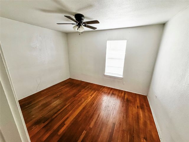 1136 W Long Street, Stephenville, TX 76401