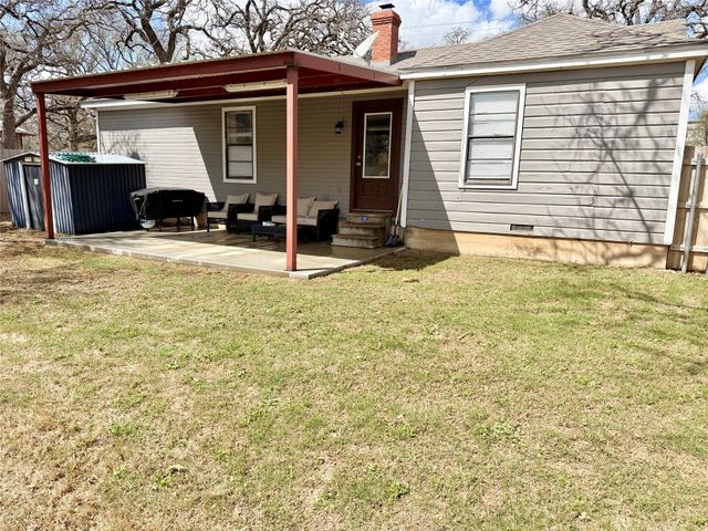 1136 W Long Street, Stephenville, TX 76401