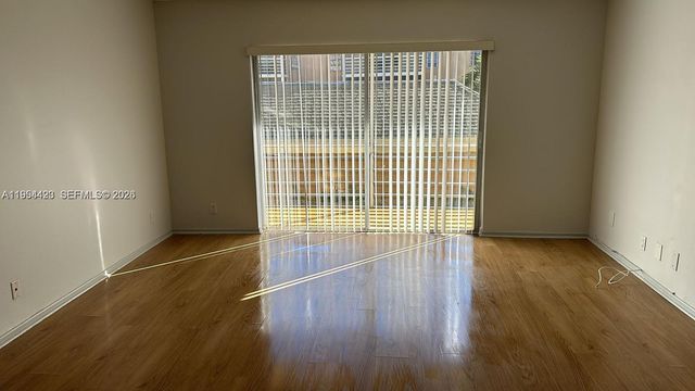 4848 NW 24th Ct 210, Lauderdale Lakes, FL 33313