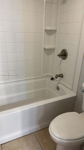 4848 NW 24th Ct 210, Lauderdale Lakes, FL 33313