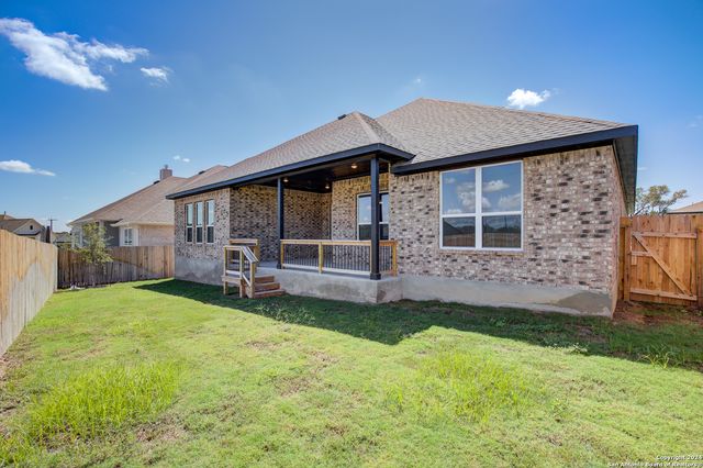 136 Mason Lane, Castroville, TX 78009