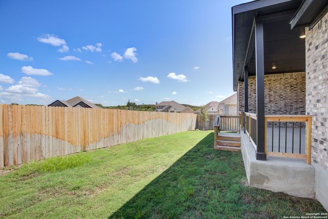 136 Mason Lane, Castroville, TX 78009