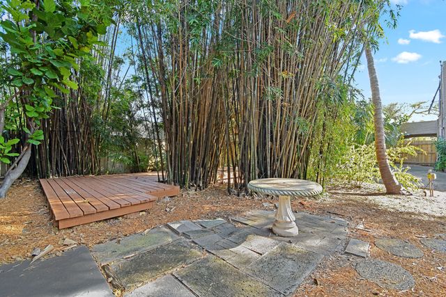 310 Columbia Drive 2, Lake Worth Beach, FL 33460