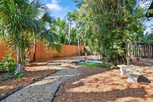 310 Columbia Drive 2, Lake Worth Beach, FL 33460