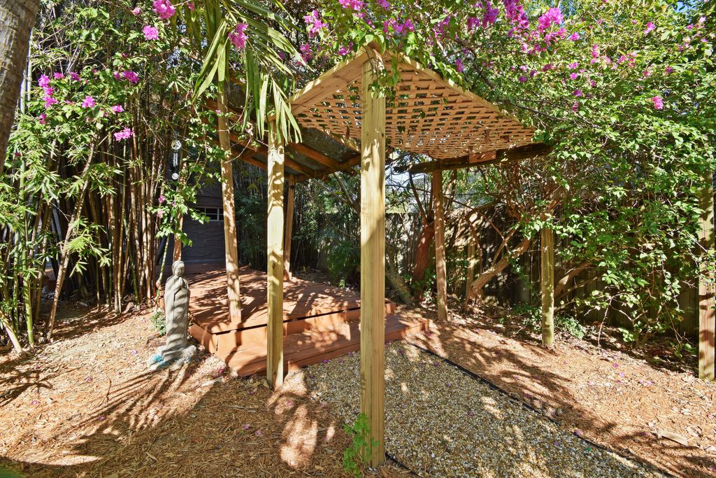 310 Columbia Drive 2, Lake Worth Beach, FL 33460