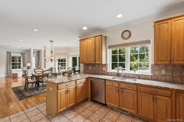 133 Scenic Drive W, Croton-on-hudson, NY 10520