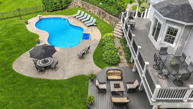 133 Scenic Drive W, Croton-on-hudson, NY 10520