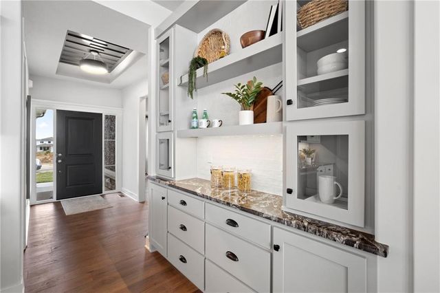 15381 W 173rd Terrace, Olathe, KS 66062