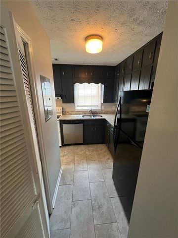 2180 Kings Gate Circle B, Snellville, GA 30078